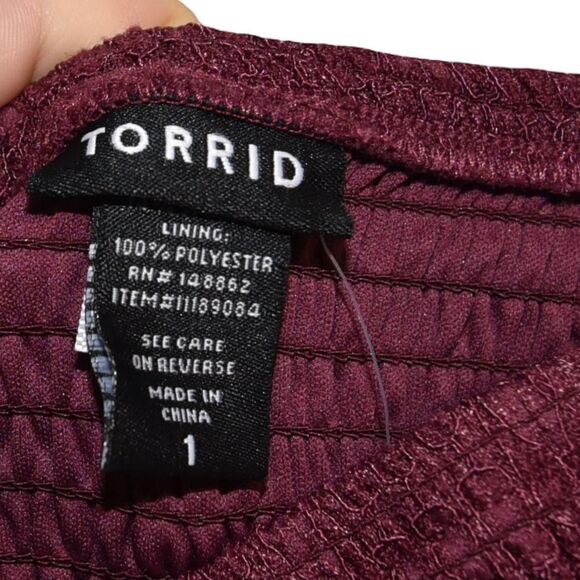 NWT Torrid Wine Eyelet Lace Smocked Peasant Top Sz 1 Boho Whimsigoth Romantic - Picture 5 of 6